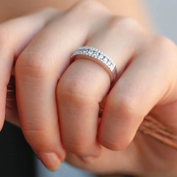 NEW 18k White Gold Diamond Ring Band - Picture 5 of 6